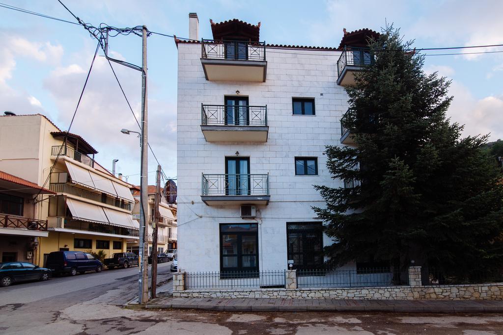Papastavrou Apartments Kalavryta Exteriör bild