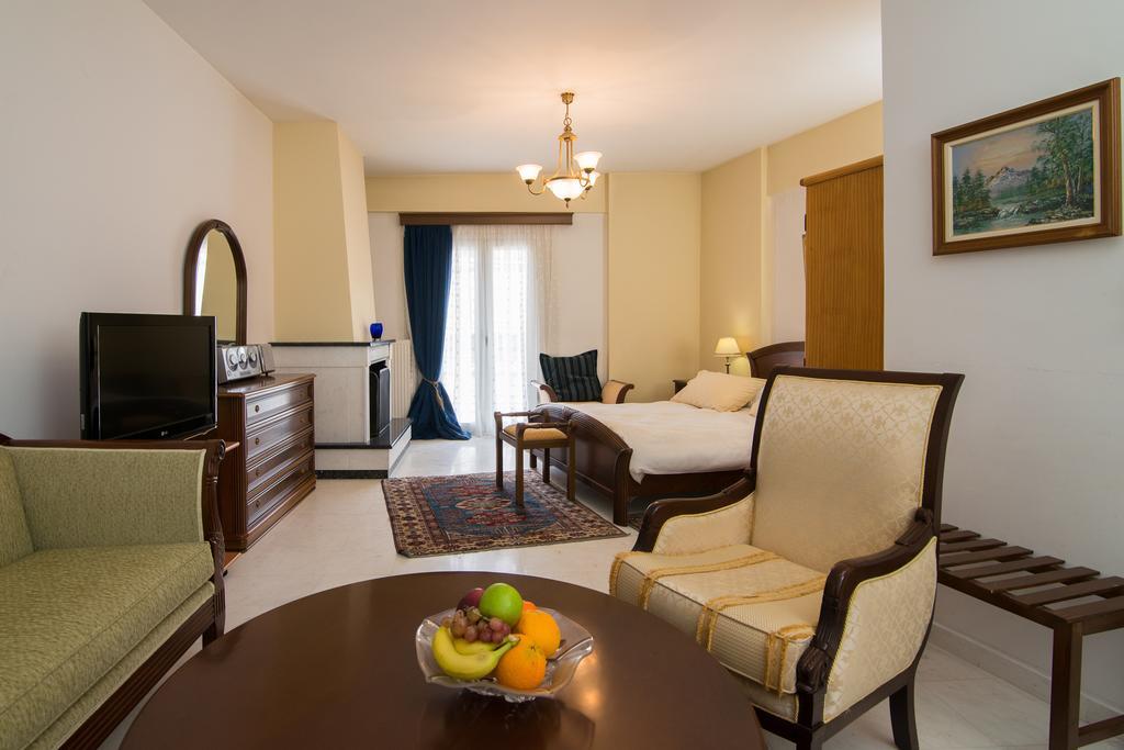 Papastavrou Apartments Kalavryta Rum bild