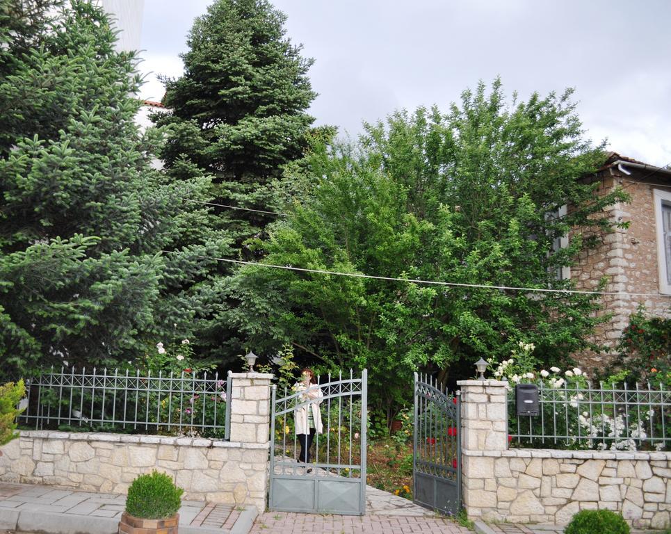 Papastavrou Apartments Kalavryta Exteriör bild